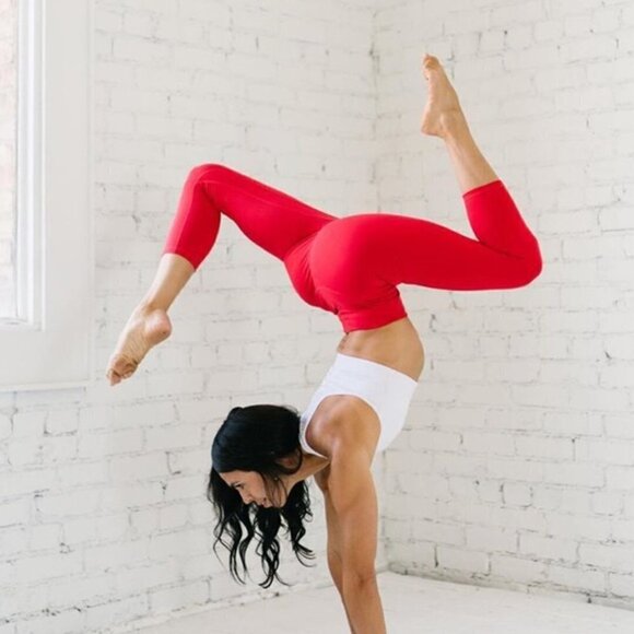 Zyia Ascend High Rise Crop Leggings Red Size 8-10 - Picture 7 of 7